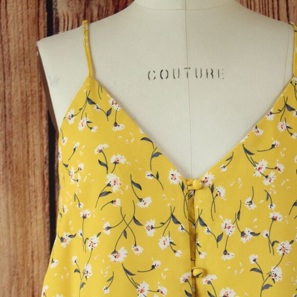 Sienna Sky Womens Top, Size Medium, Yellow Floral Tie-Front Sleeveless, - Picture 3 of 11
